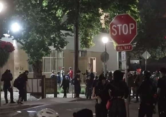 环球时报|收匿名炸弹袭击威胁 美国波特兰数栋政府大楼关闭