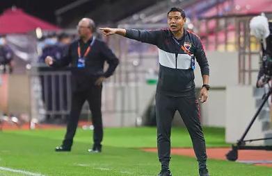 张效瑞在比赛中指挥