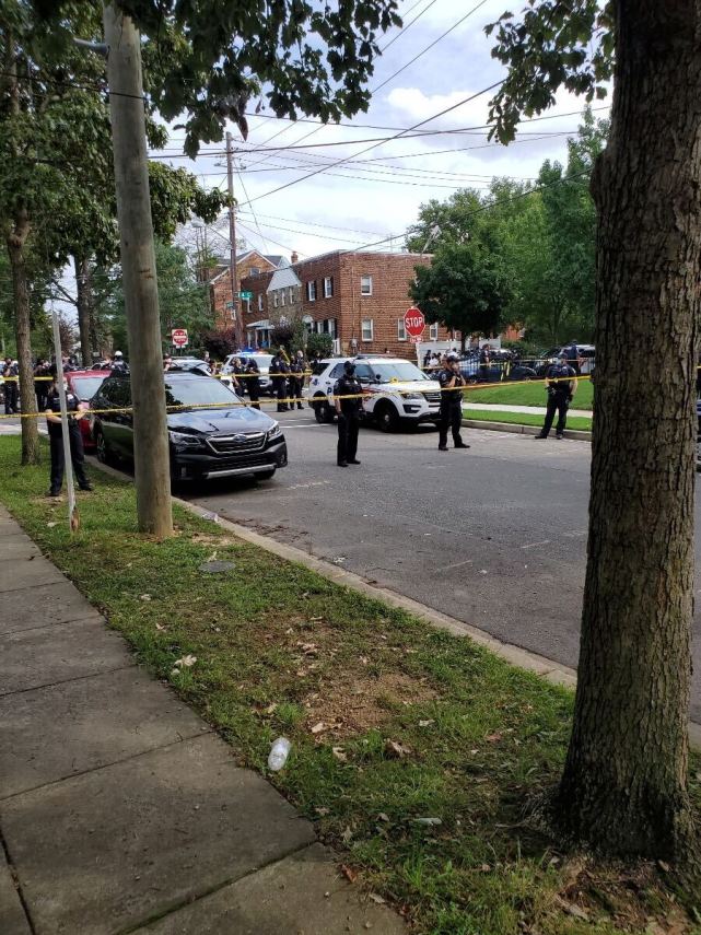 美国警察|又一起！美国首都警察开枪打死非裔男子，警方：事发时他持枪
