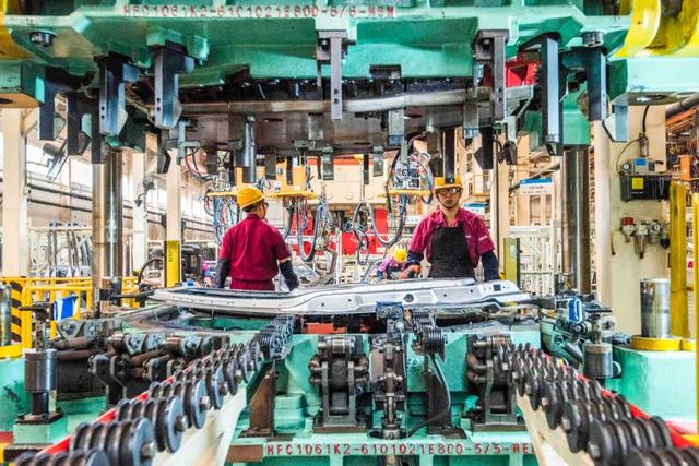 宏观经济|年内首次正增长