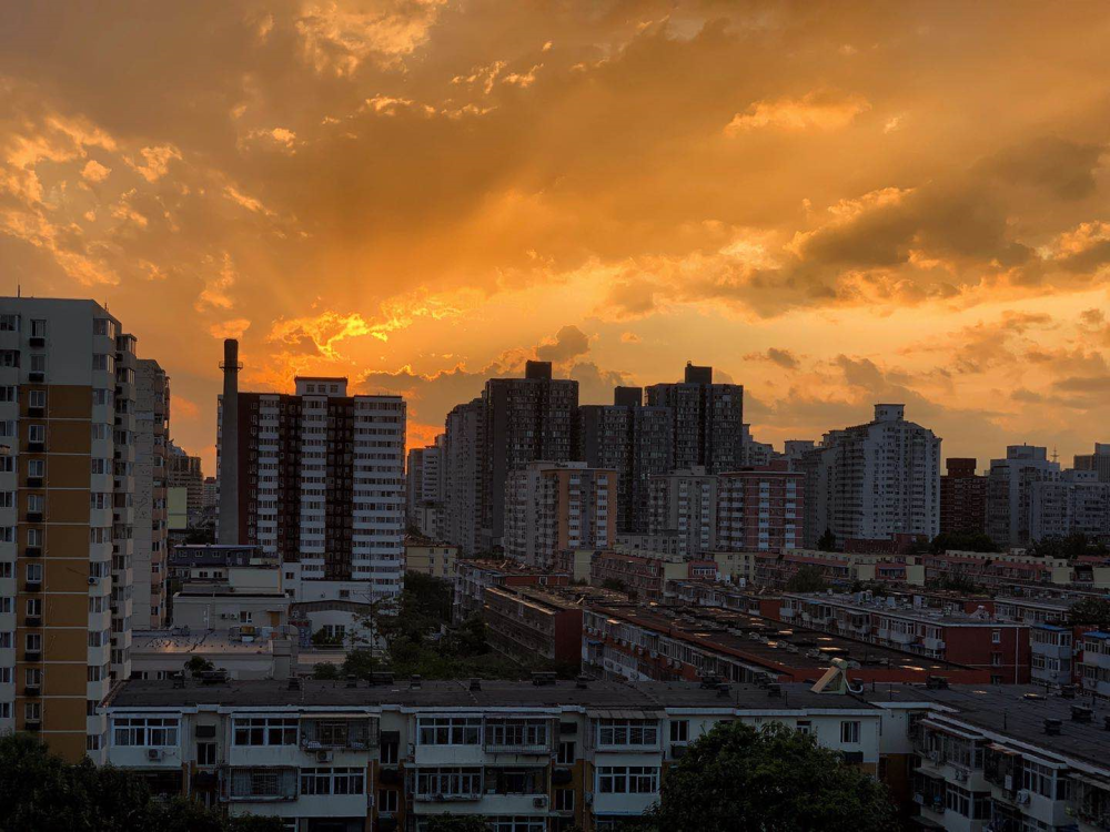 彩虹|美！雨后京城，晚霞与彩虹交辉