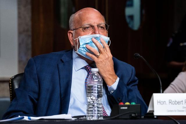 菲尔德|美CDC主任再次力推戴口罩：疫苗可能70%有效，但口罩是100%