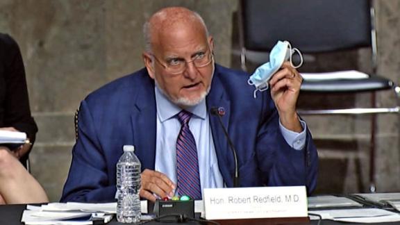 菲尔德|美CDC主任再次力推戴口罩：疫苗可能70%有效，但口罩是100%