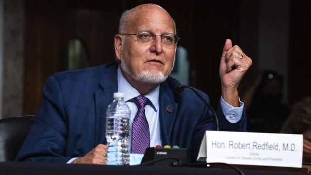 菲尔德|美CDC主任再次力推戴口罩：疫苗可能70%有效，但口罩是100%