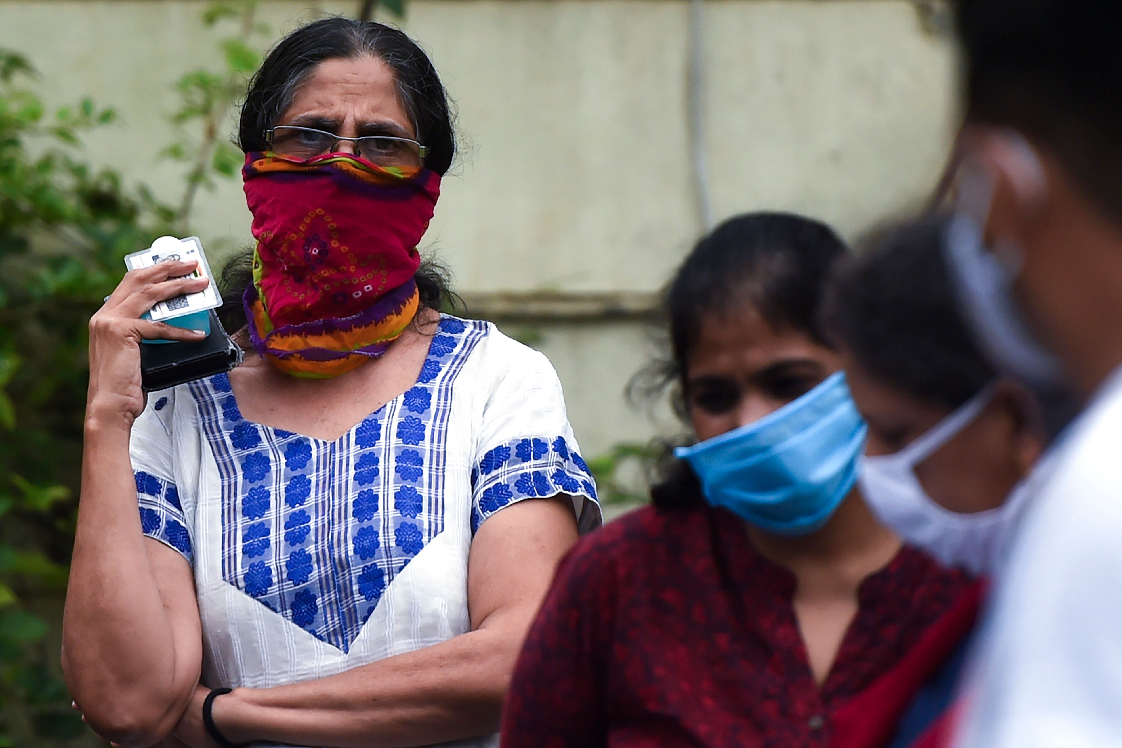 财经|印度新增超9.2万例新冠确诊病例,累计超540万例