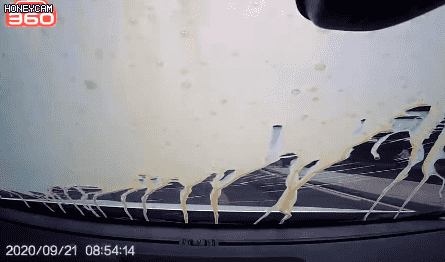 交通|北京一黑色轿车疯狂别车还泼咖啡 警方通报:刑拘!