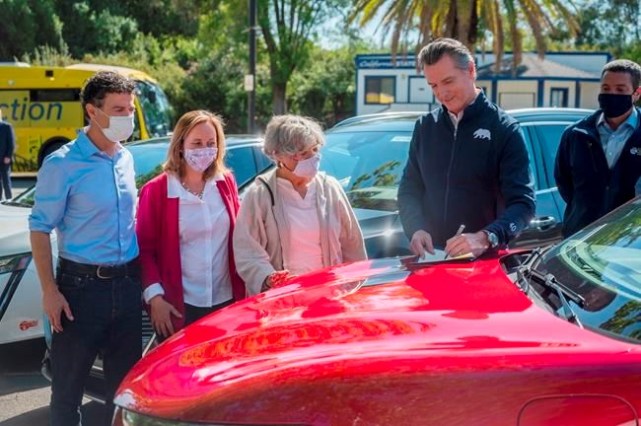 特朗普|美国加州将在2035年前禁售燃油车，白宫：特朗普不会容忍