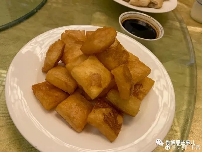 中餐|3000块一桌，就吃这？一群百万大V傻眼，把知名餐厅“喷”上热搜