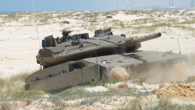 崔克|美军时隔多年再次装备反坦克导弹车，对解放军释放出危险的信息