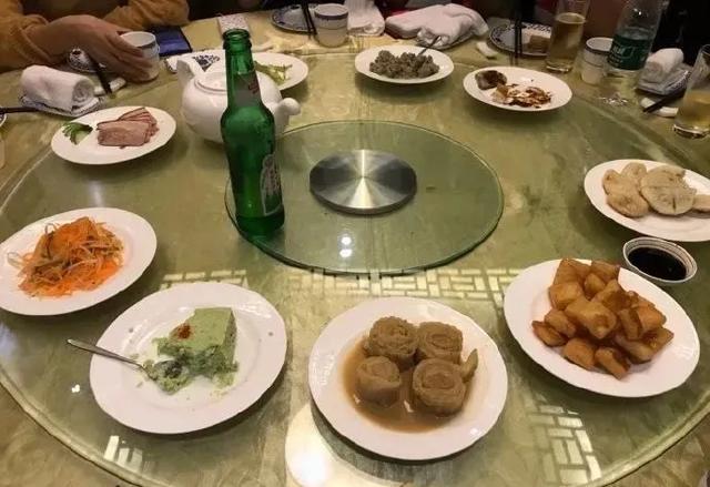 餐饮|3000块一桌就吃这？