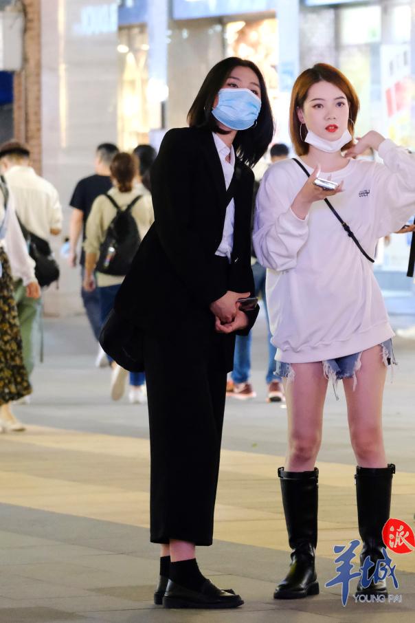 羊城晚报|街拍｜节前的北京路，这些表情亮了！