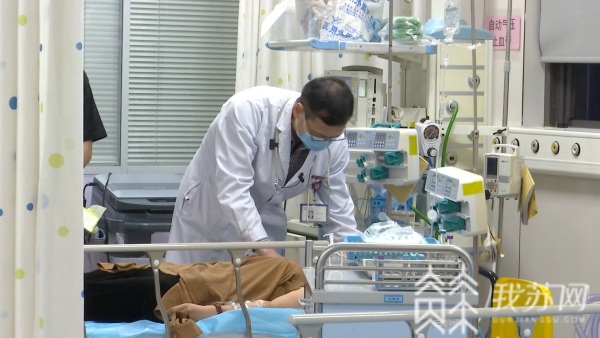 人文|组团打“怪”三十年的白衣眷侣 今天收到了女儿送的特别礼物