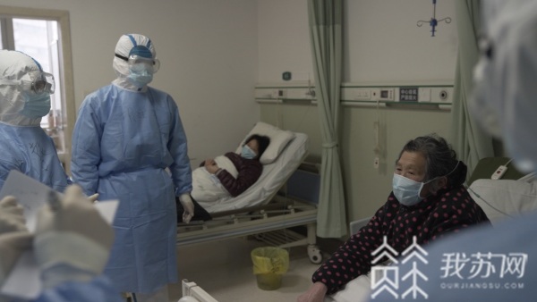 人文|组团打“怪”三十年的白衣眷侣 今天收到了女儿送的特别礼物
