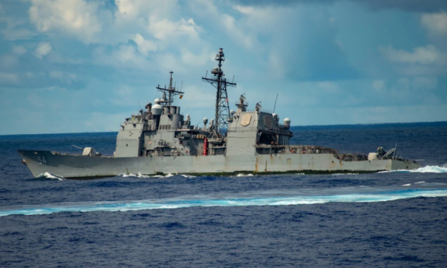 里根|躲在第一岛链外恐吓中国？里根号航母打击群在菲律宾海高调演习