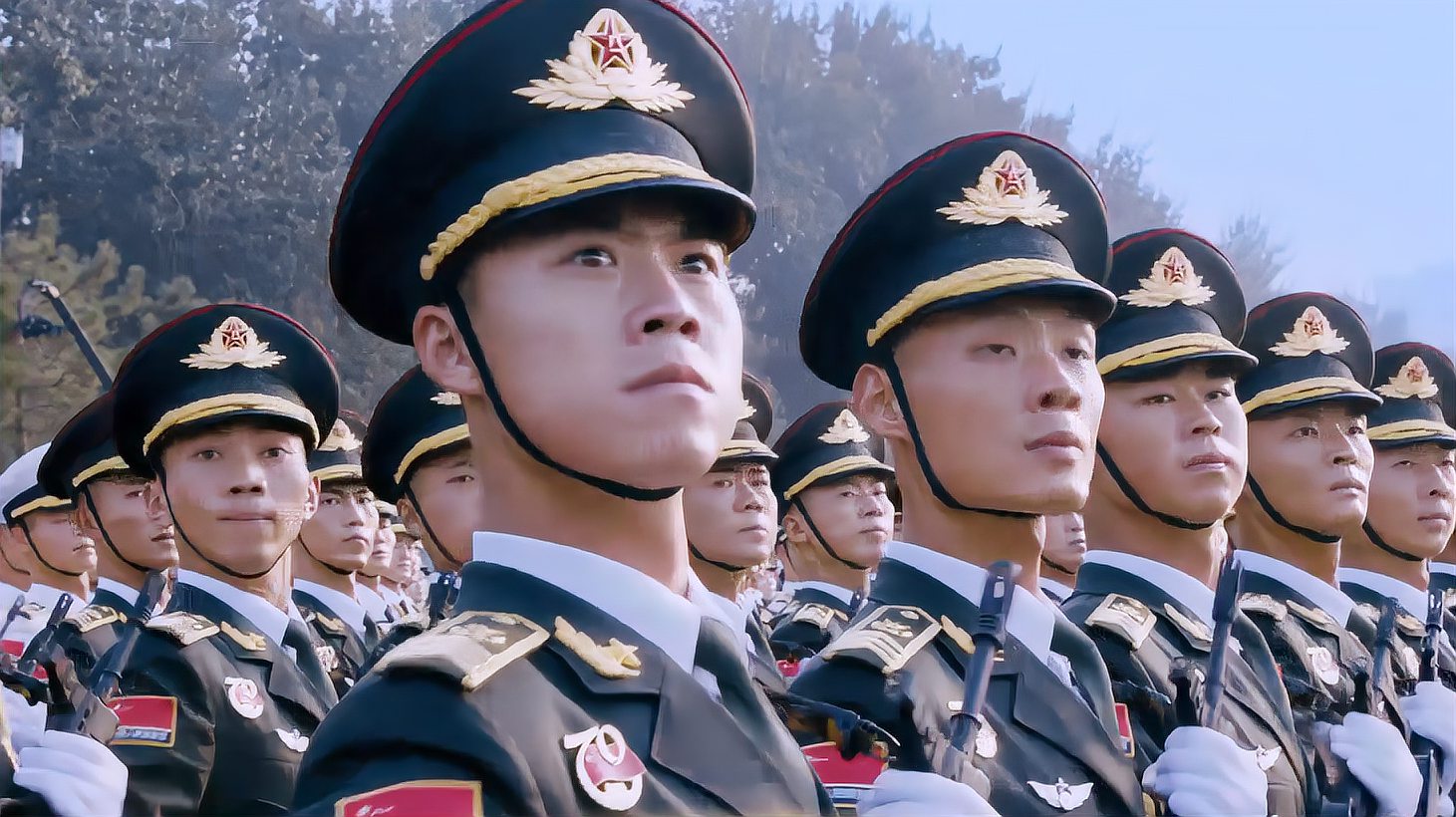 2019阅兵盛典正在热映最帅天团震撼亮相