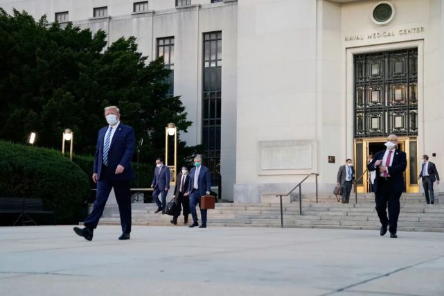 特朗普|特朗普返回白宫，媒体拍下他“摘下口罩”一幕