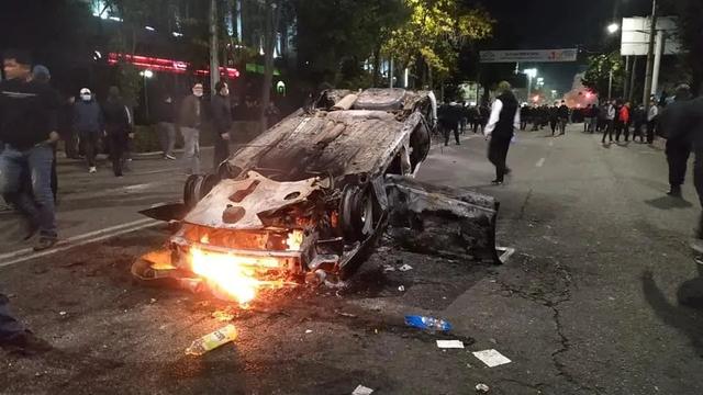 白宫|政局突变！邻国“白宫”被占领