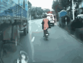 临时停车|出租车临时停车开门致骑行人伤残 法院判伤者获赔300余万