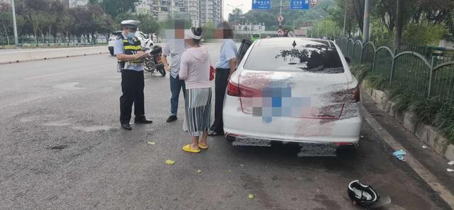 临时停车|出租车临时停车开门致骑行人伤残 法院判伤者获赔300余万