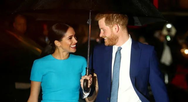 美国大选|哈里梅根夫妇也躺枪了，被指“干预”美国大选？！