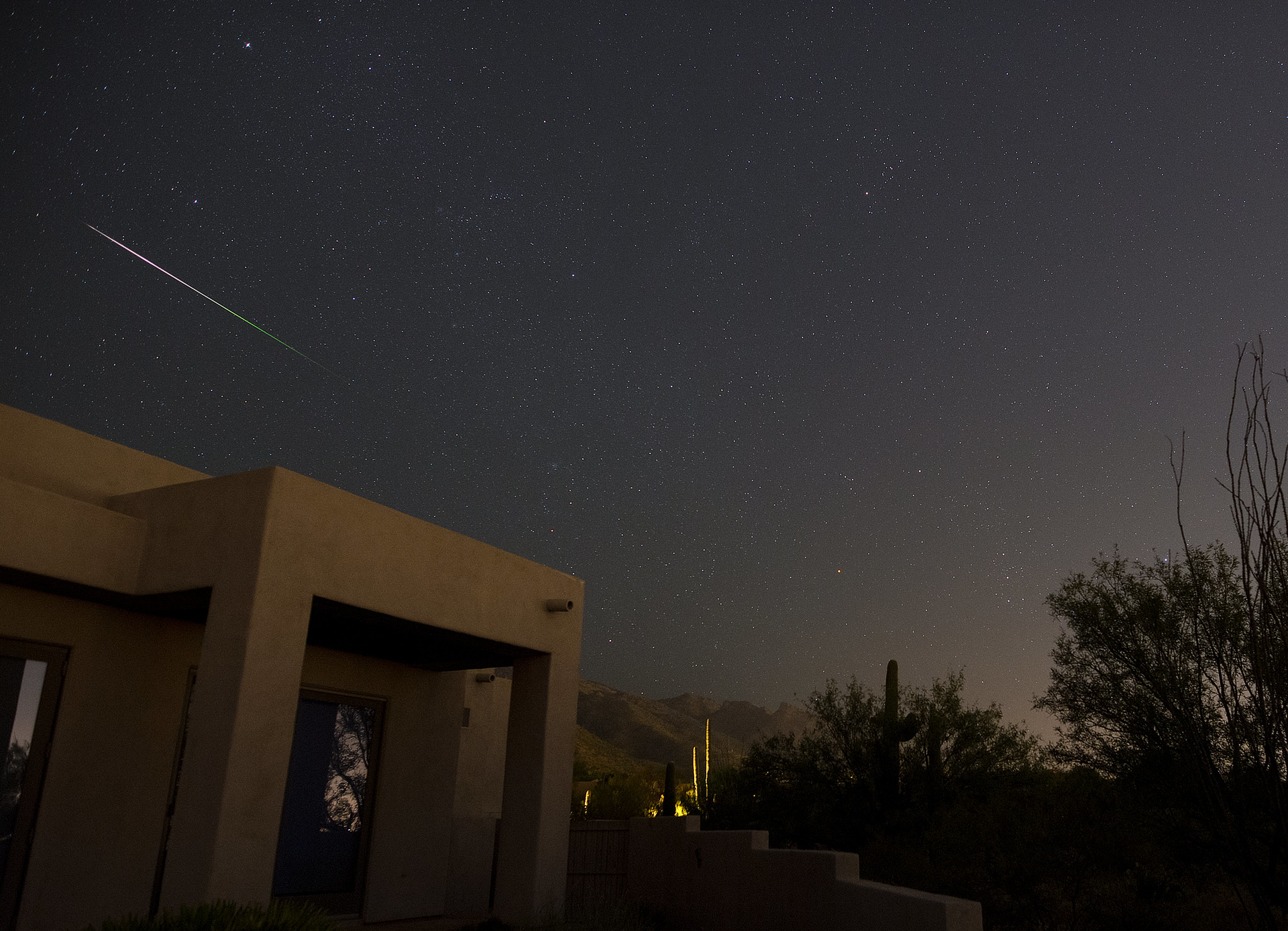 天文|墨西哥东北部上空观看到大面积的明亮“火球”