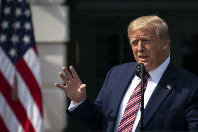 特朗普|砸场子？拜登演讲刚提到特朗普，现场众人大喊“再干四年”