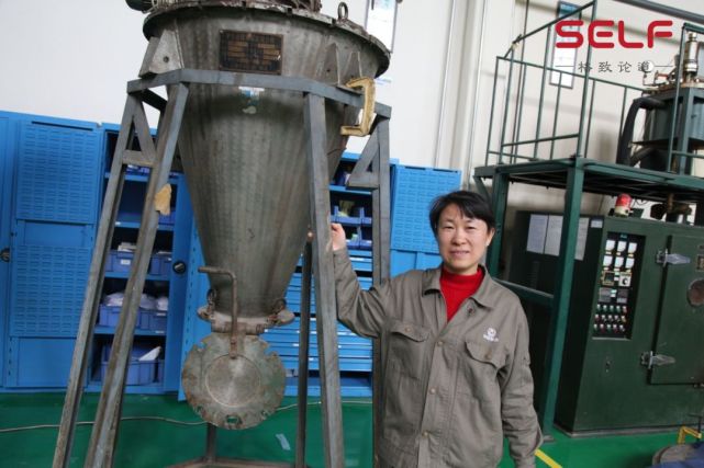 飞船|飞船返回地球舱外高达2000度，全靠这种材料为宇航员隔热