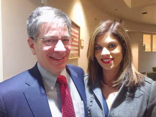 国际社会|疑似裸照被电视台女主播公开,美国一市长承认“不当关系”并辞职