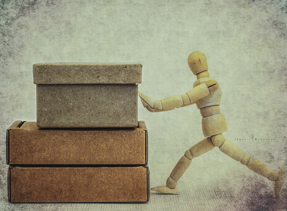 真空环境|依靠向后喷气能够推动物体前进，宇宙近乎真空，为何也能这样做？