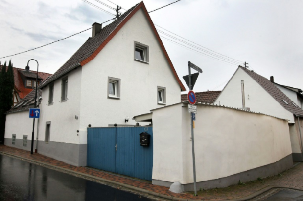 特朗普|特朗普德国老家村长曾承诺:他做好事就挂牌匾,但至今没挂