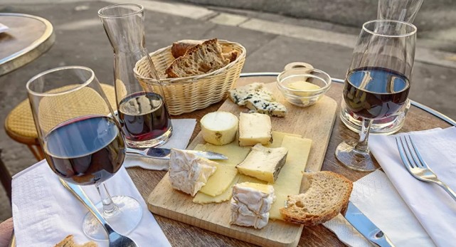 国际社会|德国节目主持人呼吁民众买光店里法国货,“惹恼埃尔多安”