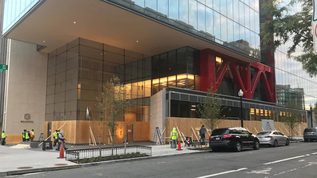 木板|大选临近全美商家展示“求生欲”：关店或木板封橱窗防骚乱