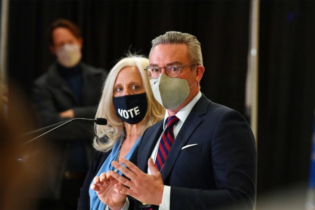 国际|美国计票中心人员收到死亡威胁,有人带枪前往“纠正”