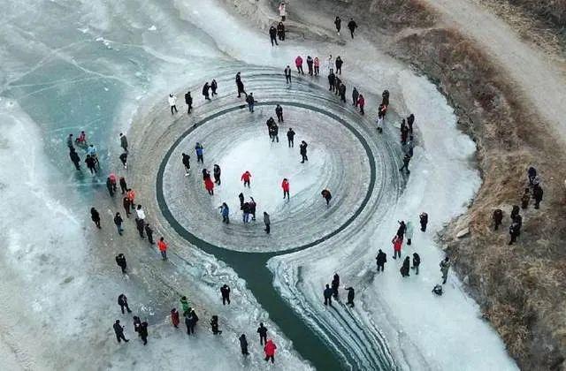 大风|冰泡奇观！气泡还能被“冻”在湖里吗？