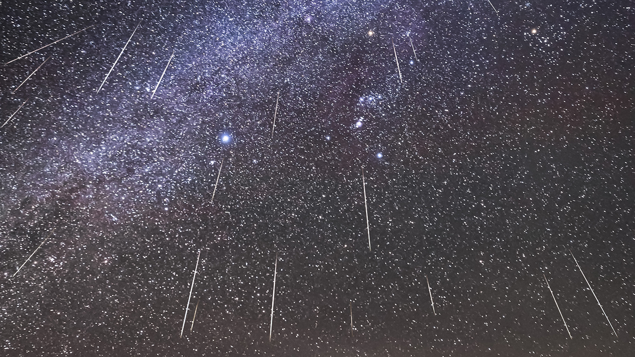 双子座流星雨|请定好您的闹钟，本周末，双子座流星雨将达到最大峰值