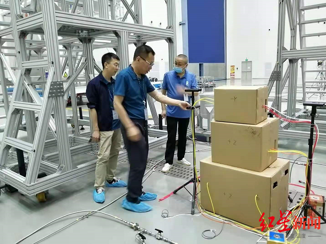 嫦娥|专访嫦娥五号探测器副总师洪鑫：打造最复杂航天器中 最复杂的推进系统