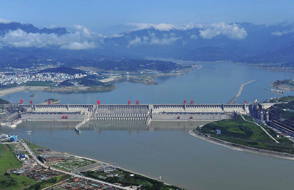 大海|每年近万亿立方米的长江水流入大海，岂不可惜？何不将它截下来