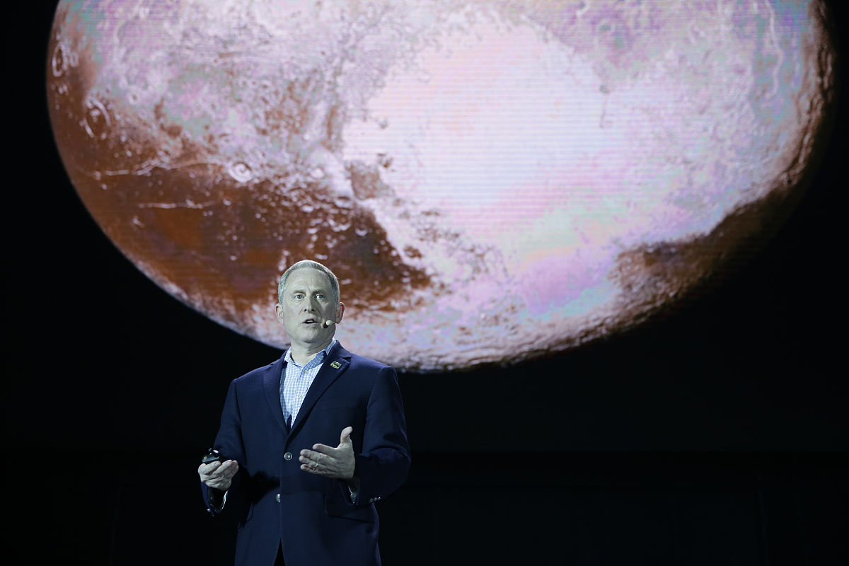 冥王星|一个很好的问题：冥王星究竟是不是一颗行星？
