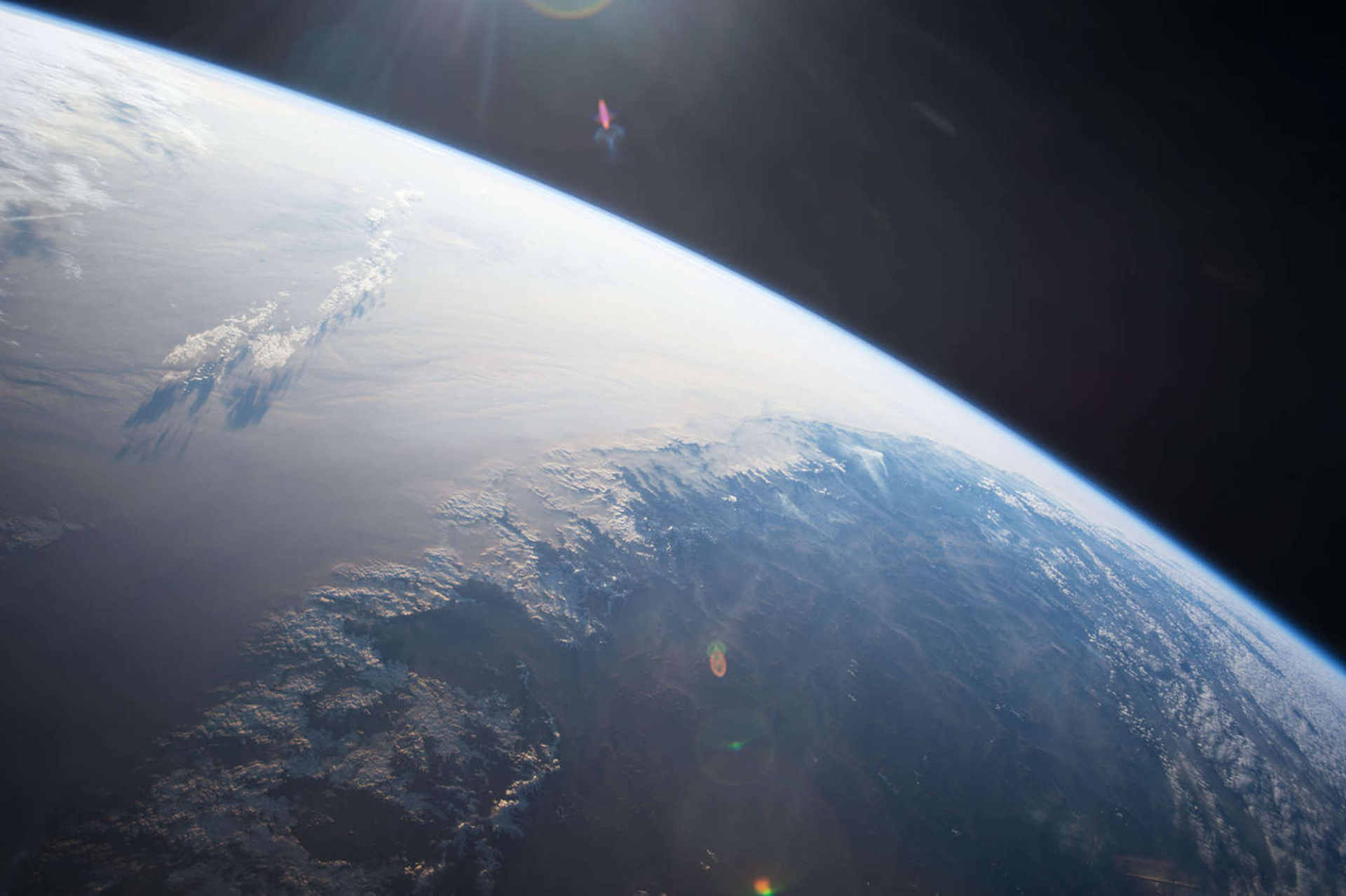 地球质量|证明地球是球体的10个简单证据
