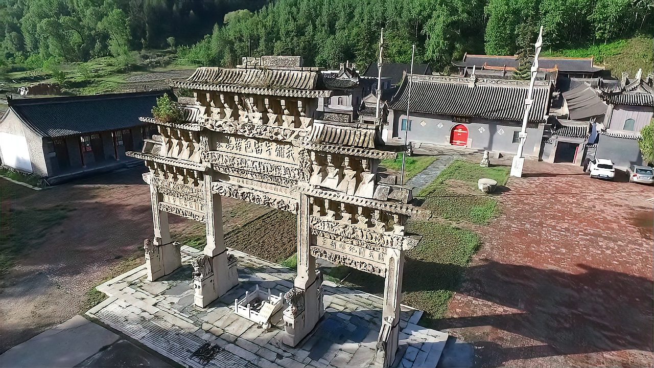 航拍五台山古佛寺隐藏在景区大门外的一处清凉圣境