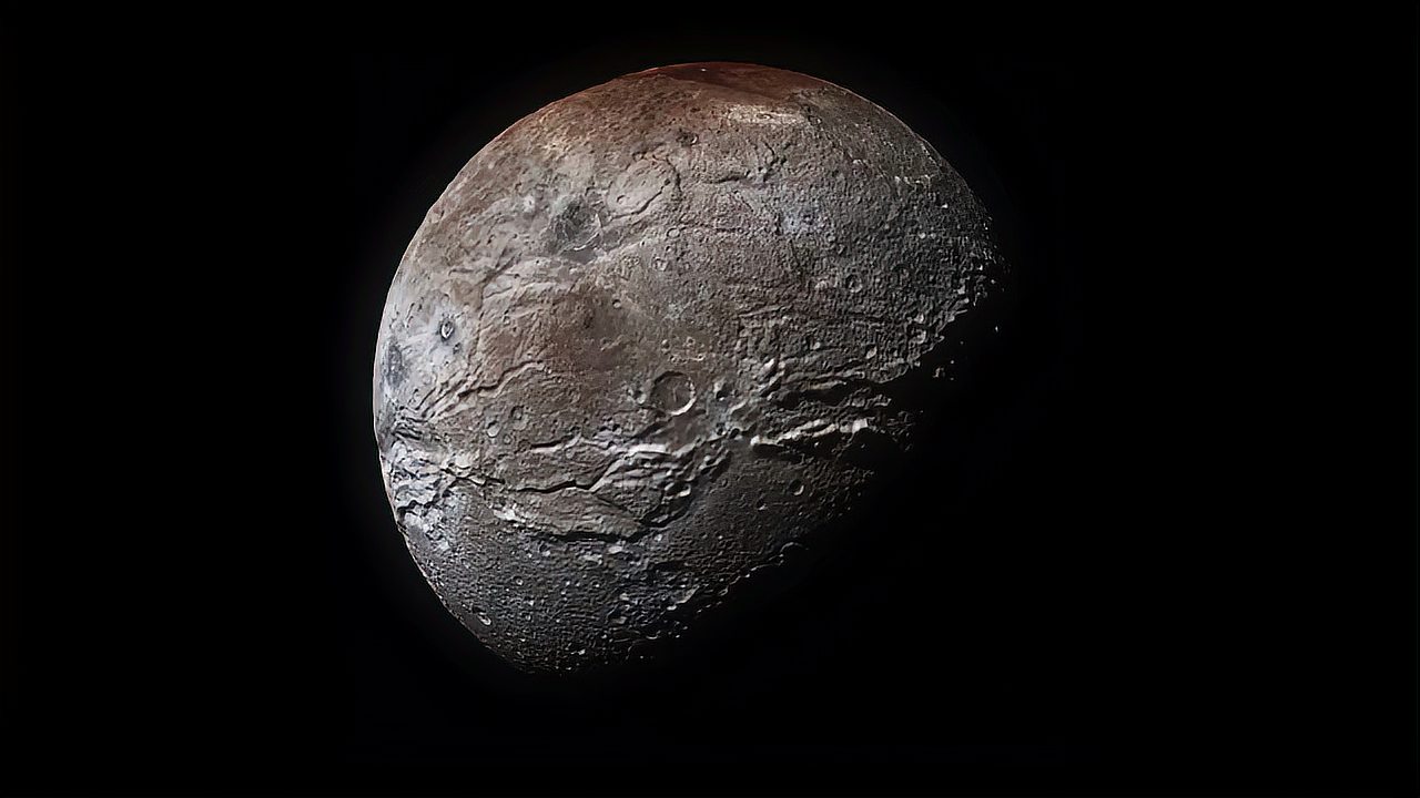 美丽的冥卫一近距离的看很古怪的样子