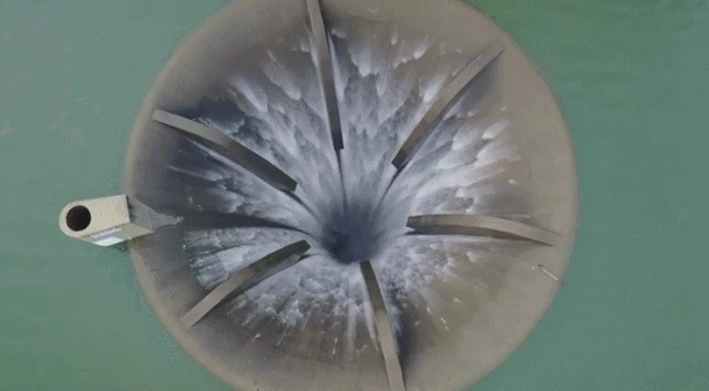 地球破洞|葡萄牙湖面神秘的“地球破洞”是怎么回事？水最终流向了哪里？