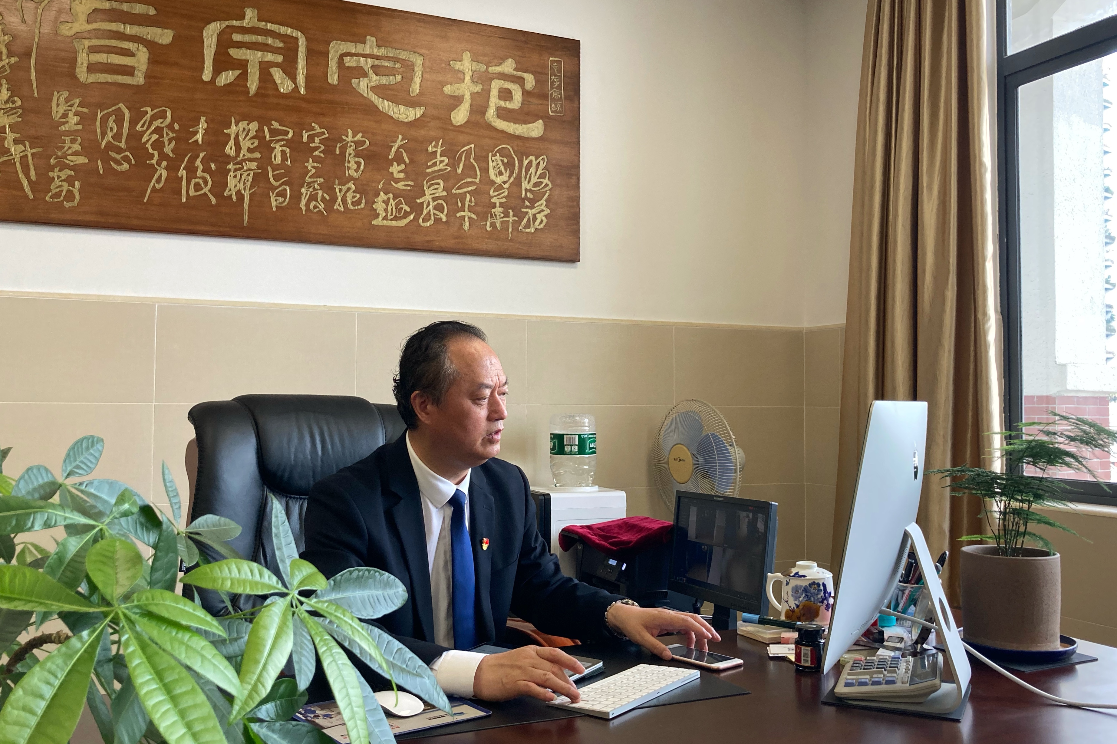 人物接管北滘中学国华校长季德华的新事业