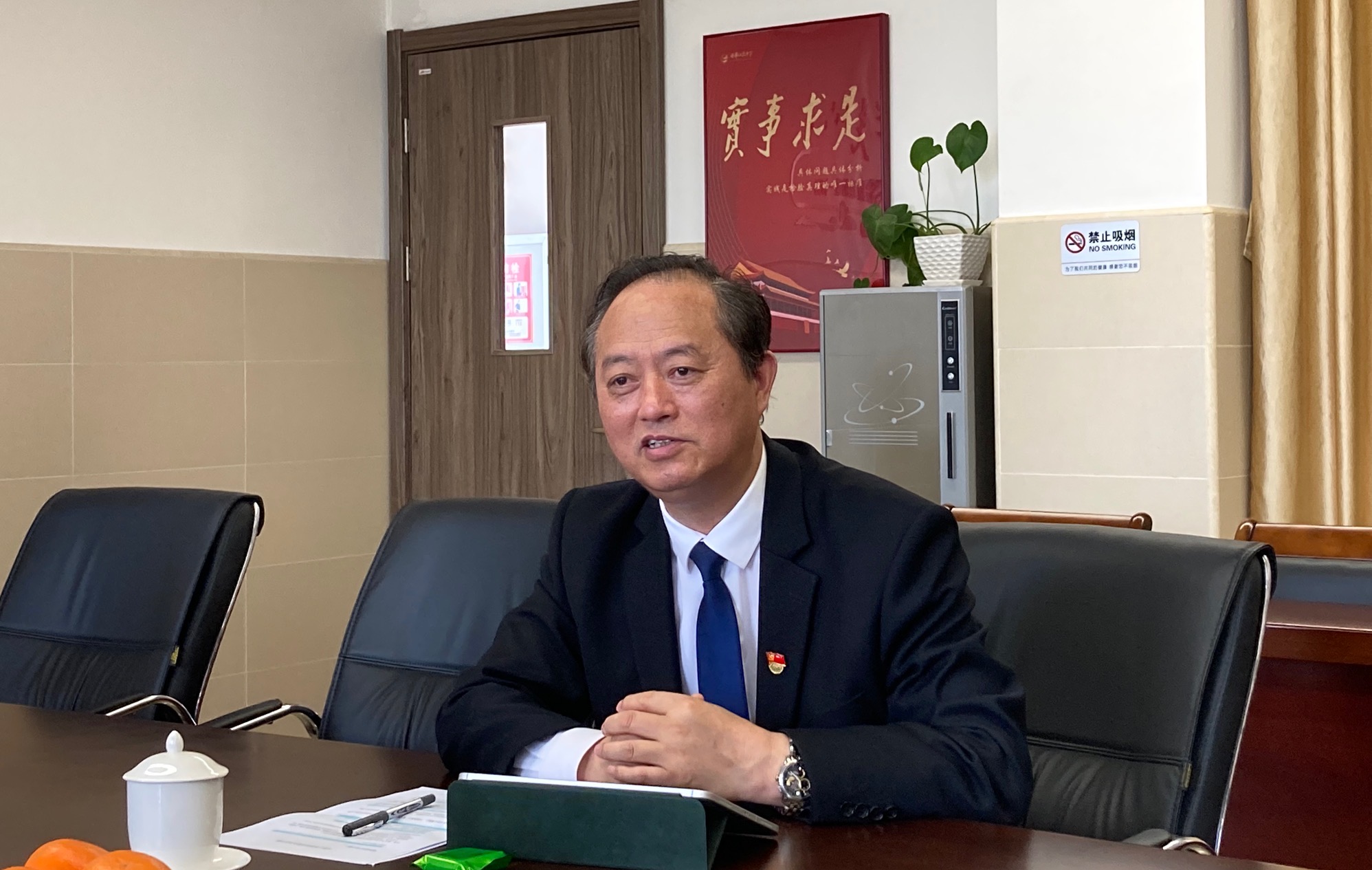 人物接管北滘中学国华校长季德华的新事业