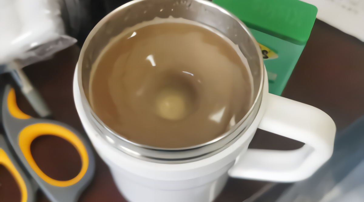 热电效应|这杯子注水后就开始自动搅拌，怎么做到的，莫不是永动机？
