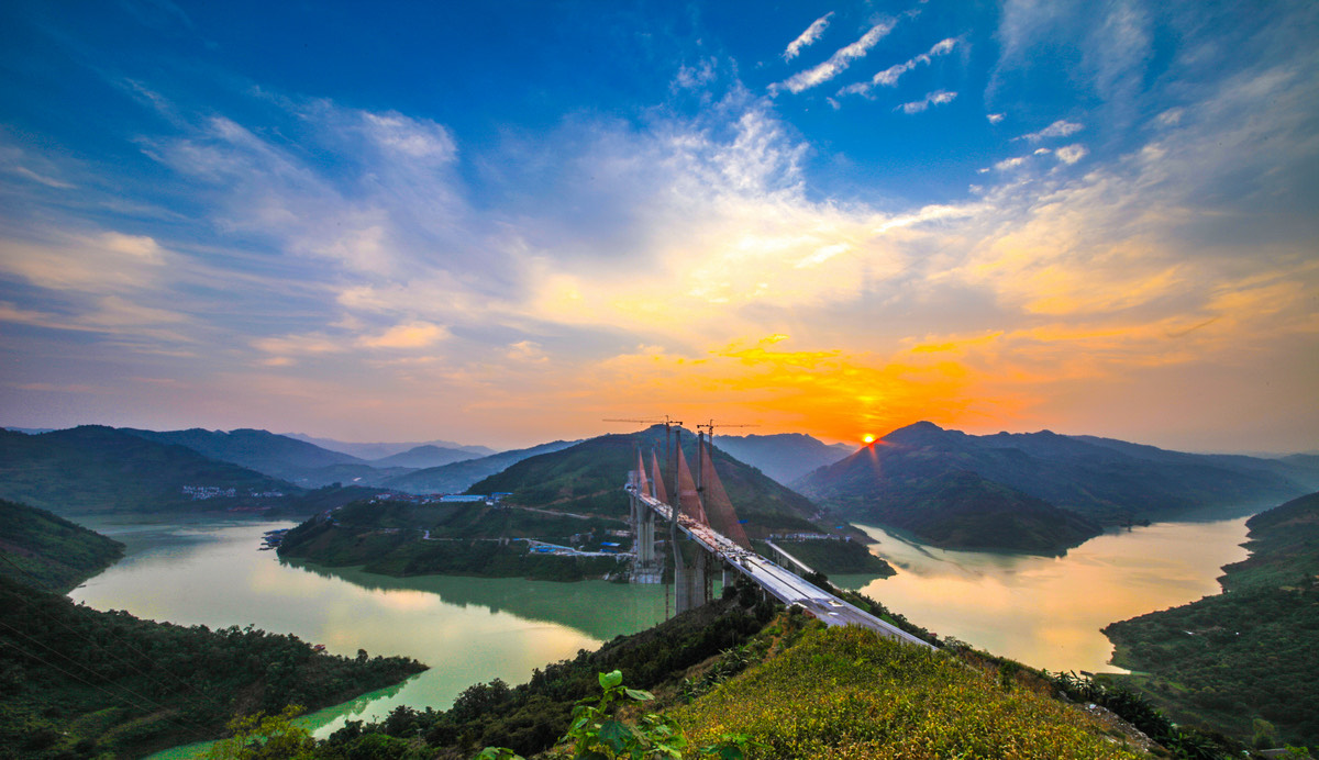 全国风景最美的20座大桥贵州北盘江大桥最雄伟壮丽