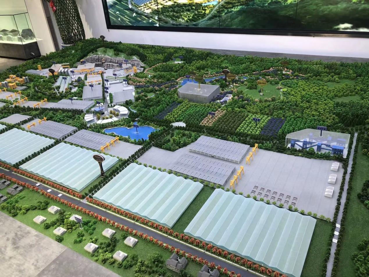 满足绿色矿山建设要求的新型砂石骨料生产基地沙盘｜图片来源：作者拍摄