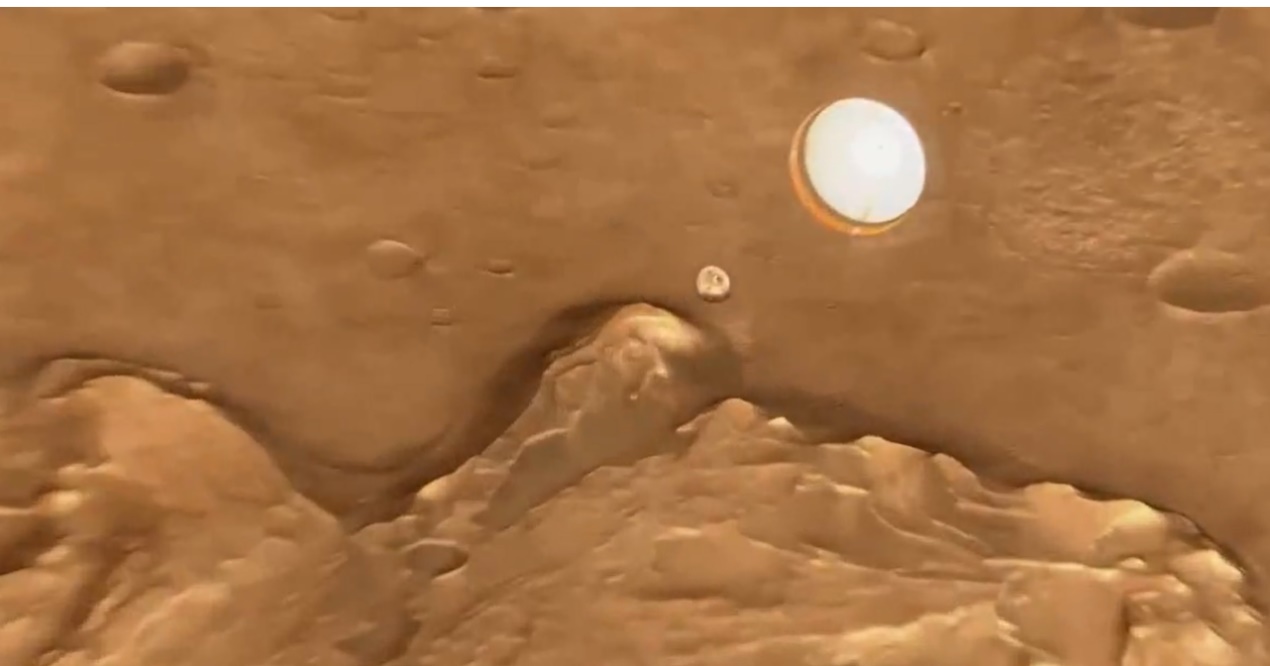 火星车|重达两吨的火星车居然成了小斑点？谁干的？想造黑洞？