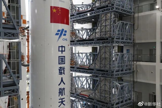 |中国空间站天和核心舱器箭组合体转运至发射区