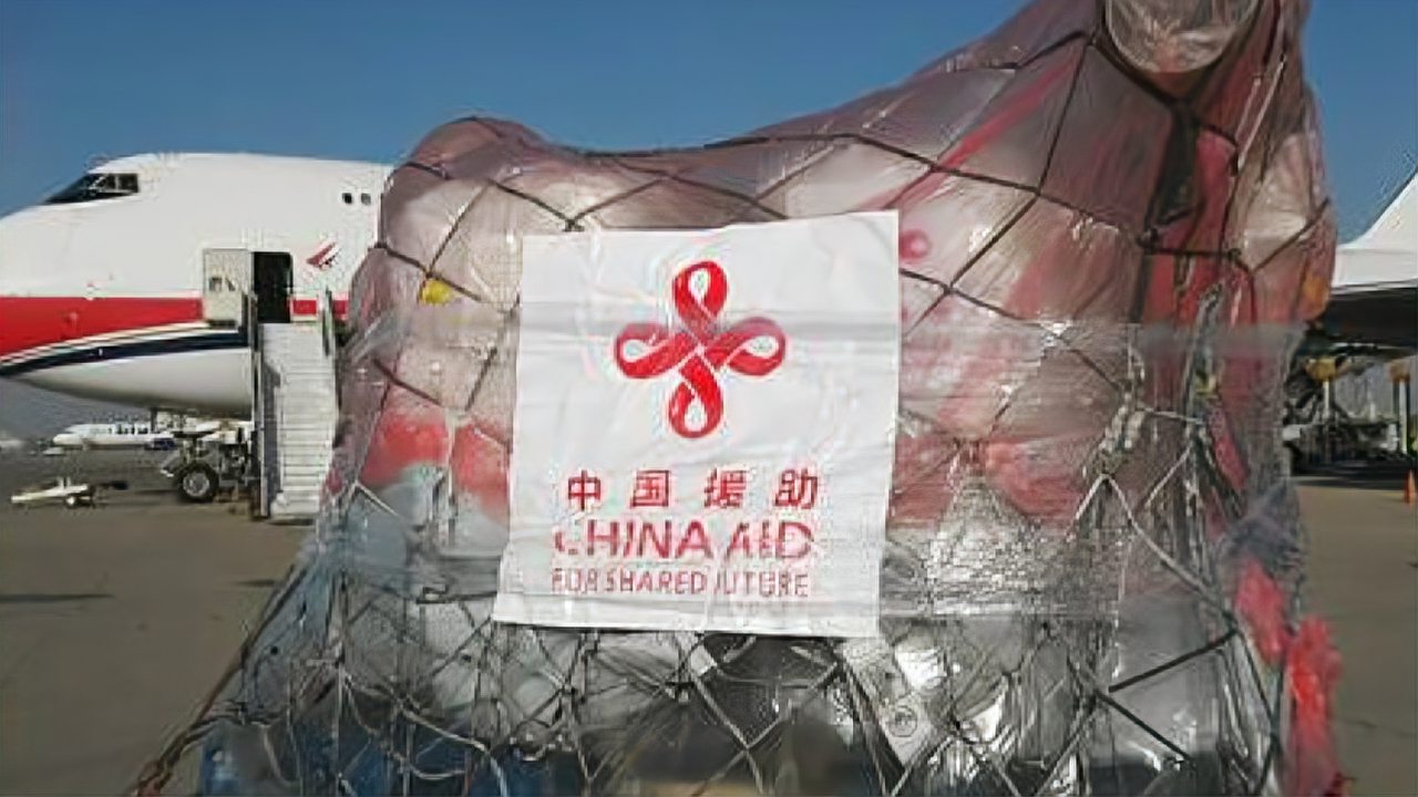 中国援助印度氧气图片